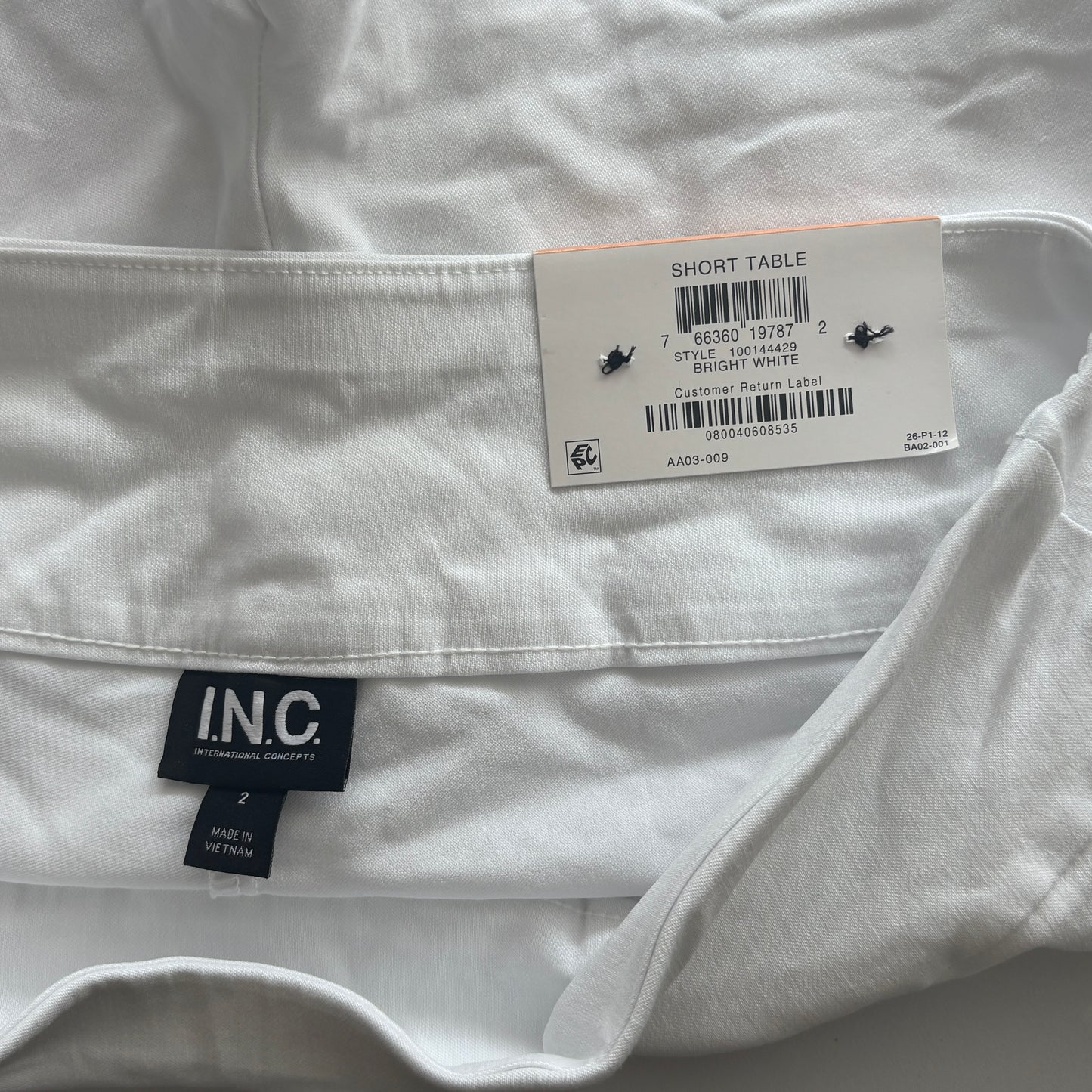 I.N.C. International Concepts Women's Curvy White Mid Rise Pull-On Shorts NWT