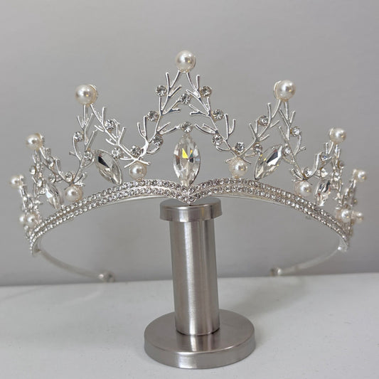 Beautiful Tiara / Crown with Rhinestones & Faux Pearls NWT