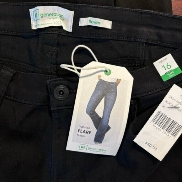 Celebrity Pink Trendy Plus Size 16W Black High Rise Flare-Leg Jeans NWT