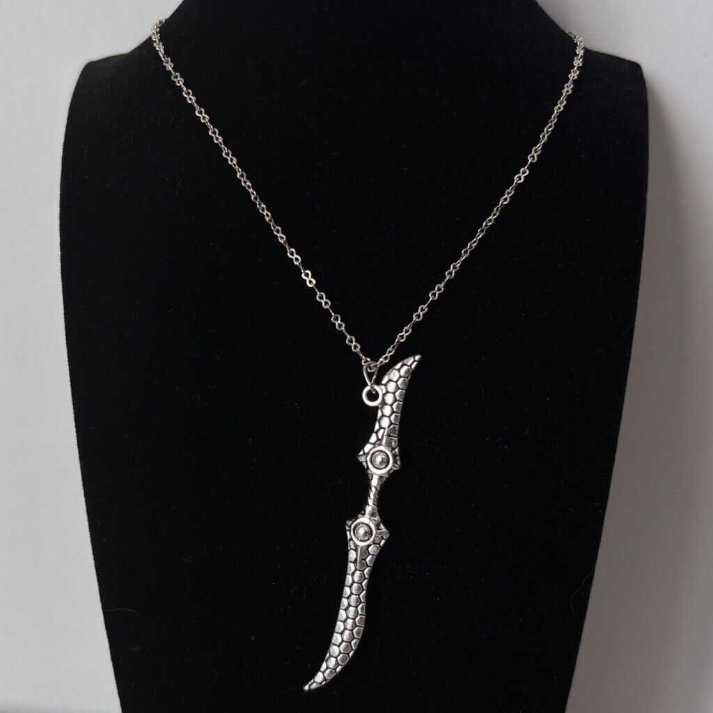 Serpent Fang Kukri Alloy Sword Pendant Charm for Jewelry, Crafts & Cosplay NWT
