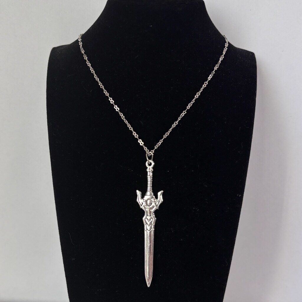 Warlord’s Greatsword Alloy Pendant Charm for Jewelry, Crafts & Cosplay NWT