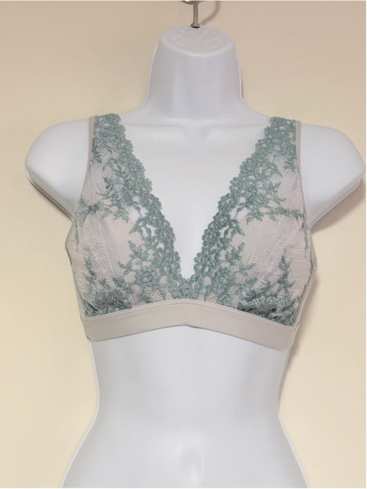 Wacoal Women's Size 38 Blue Embrace Lace Soft Cup Wireless Bra Lingerie NWT