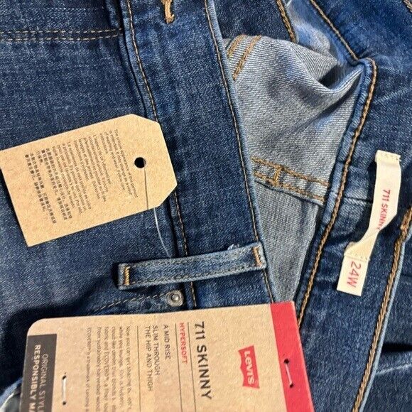 LEVI'S 711 Plus Size Distressed Skinny Jeans, Medium Wash NWT