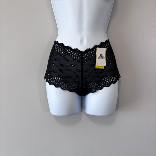 B.tempt'd by Wacoal Women's Medium Black Eyelet Boyshort Underwear NWT