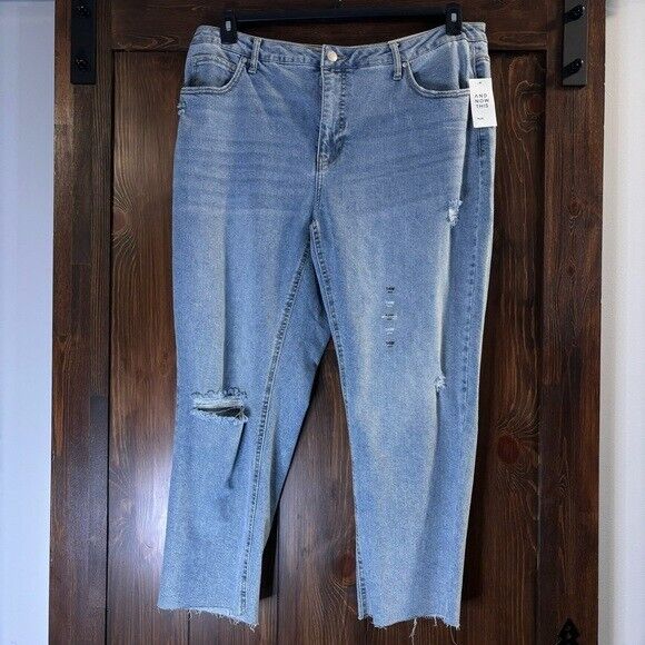 AND NOW THIS Plus Size 14W Light Wash Ripped Mom Jeans NWT