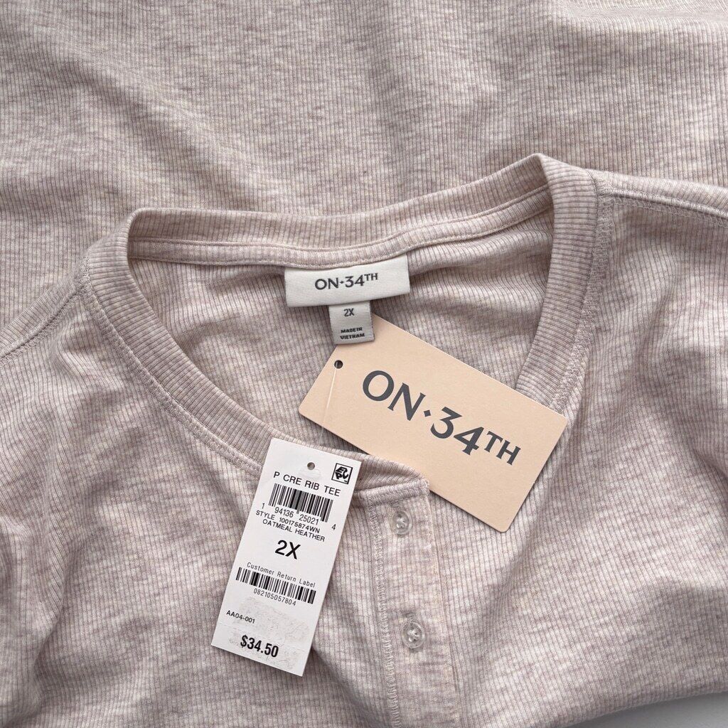 On 34th Women's Plus Size 2X Light Beige Ribbed Long Sleeve Henley Top NWT.