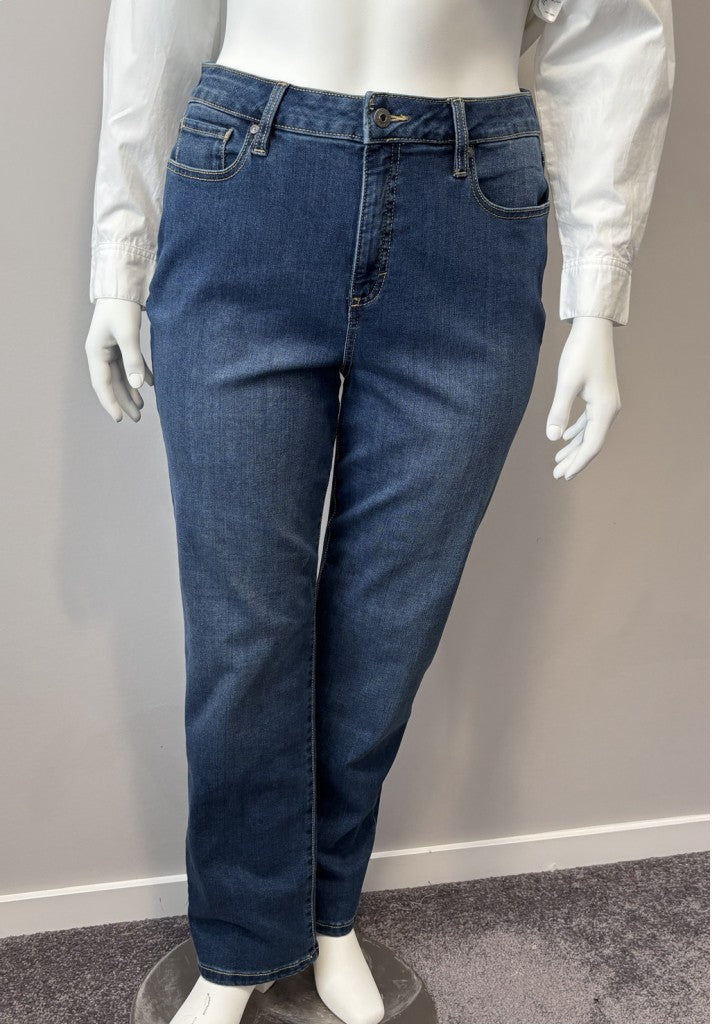 Style & Co Women's Size 16 Medium Wash Curvy Straight-Leg High Rise Jeans NWT