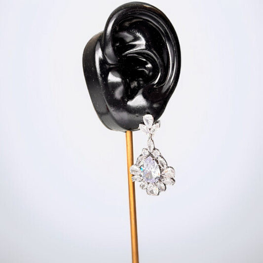 Women's Cubic Zirconia Crystal Sparkly Stunning Fashion Earrings NWT