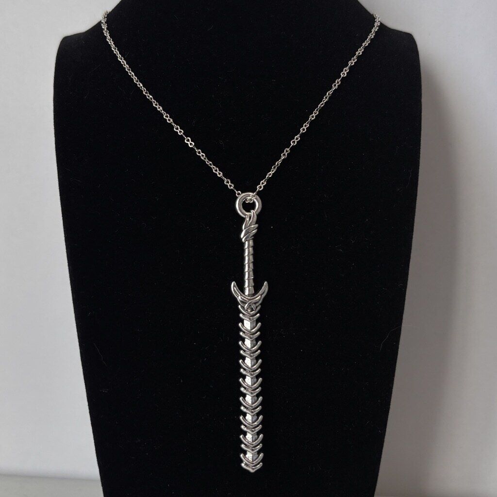 Serpent Spine Blade Alloy Pendant Charm for Jewelry, Crafts & Cosplay NWT