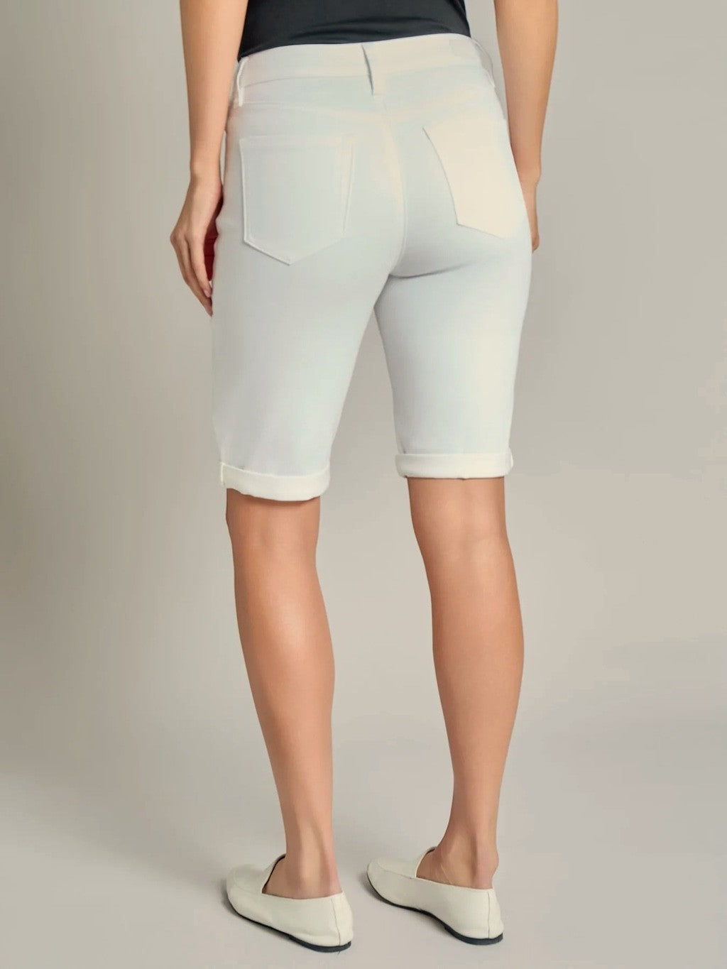 Jones New York Size 8 Petite White Lexington Cuffed Bermuda Shorts NWT