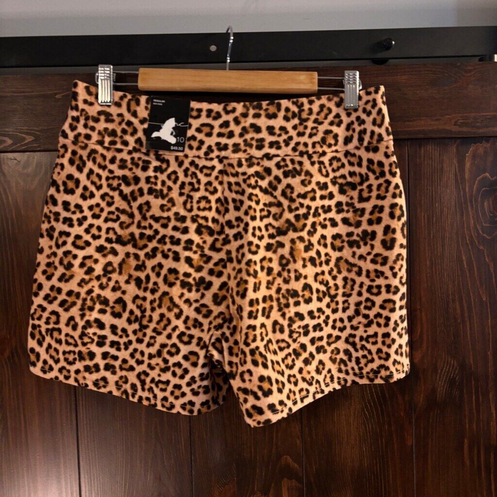I.N.C. International Concepts Women's Leopard Mid-Rise Pull-On Shorts NWT