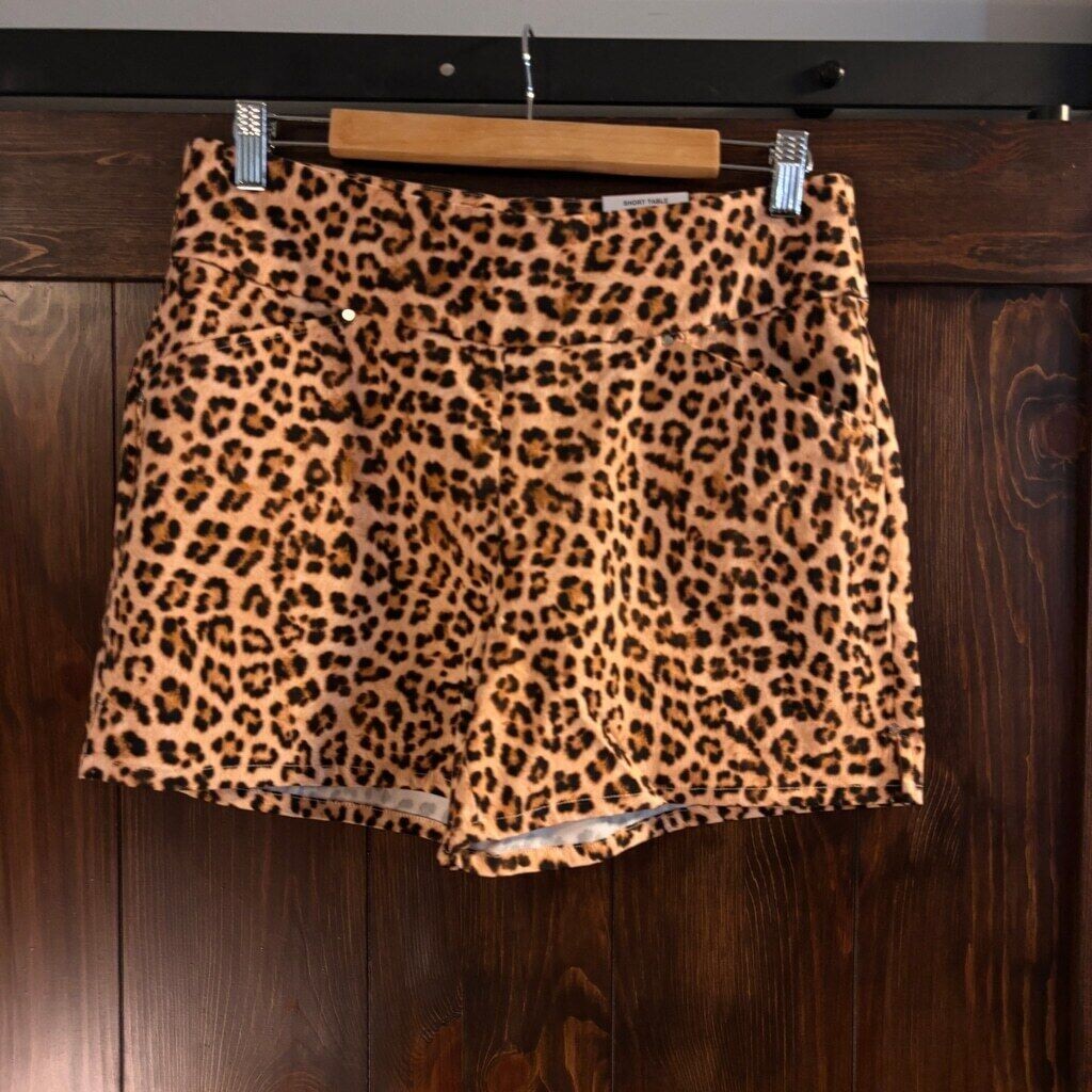 I.N.C. International Concepts Women's Leopard Mid-Rise Pull-On Shorts NWT