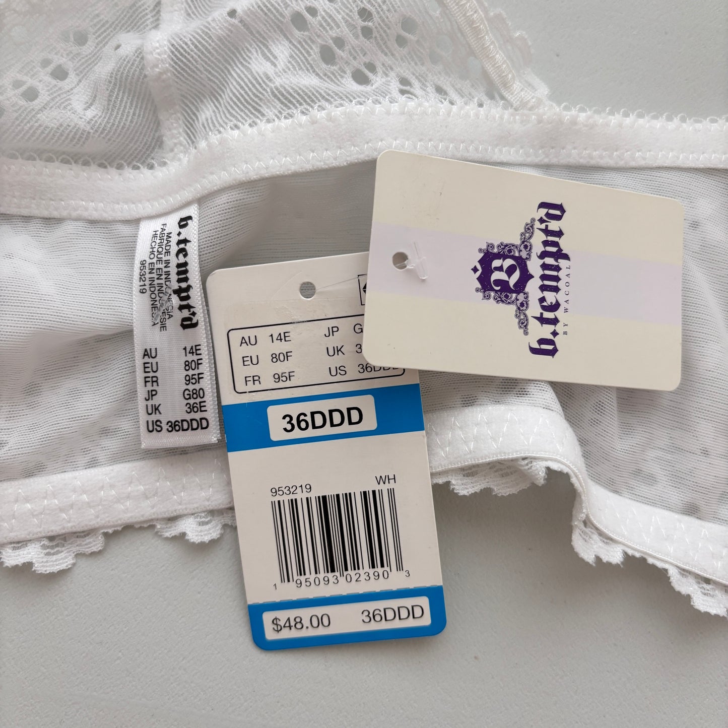 B.tempt'd by Wacoal Women's White Eyelet Front Close Bra NWT