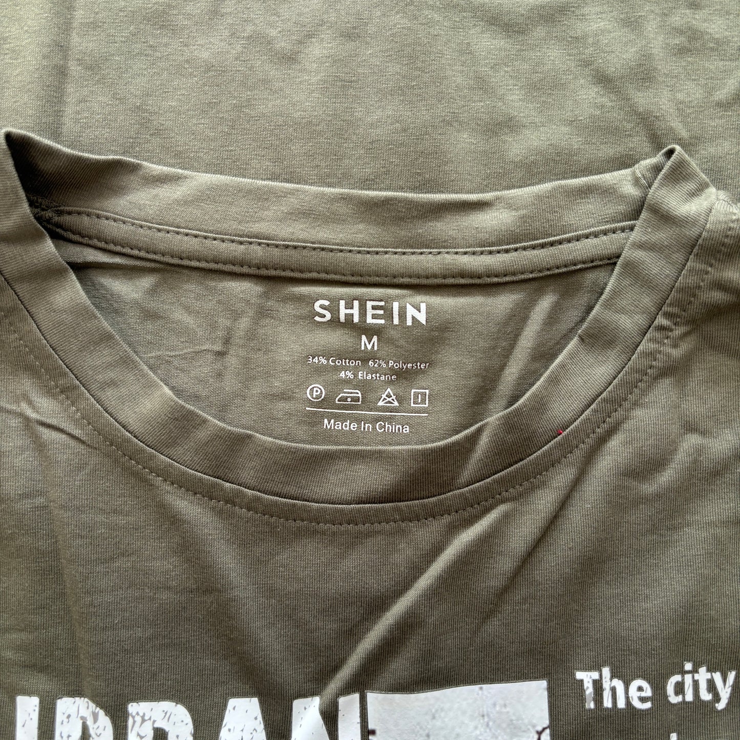 SHEIN Men's Green Urban New York Graphic Short Sleeved T-Shirt NIB