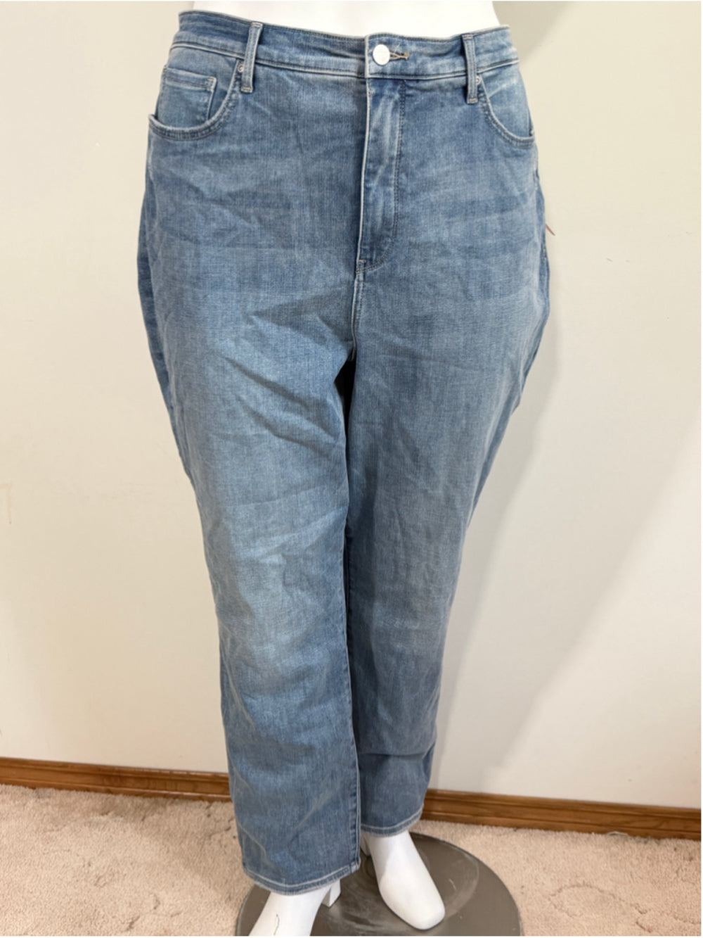 NYDJ Plus Size 18W Girlfriend Rolled Cuffs Light Wash Jeans NWT