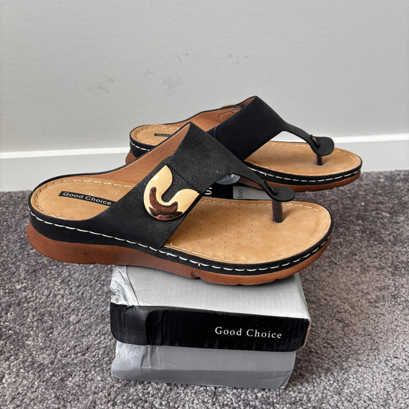 GC Shoes Women's 8.5 Black and Gold Thong / Flip-Flop Flat Sandals NIB
