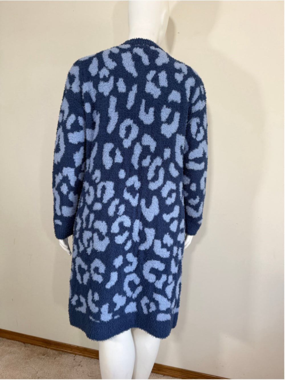 White Mark Plus Size 2X 2XL Plush Sherpa Blue Leopard Open-Front Sweater NWT