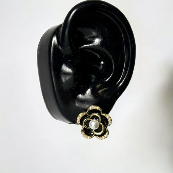 Women's Black & Gold Flower Korean Style Stud Earrings NWT