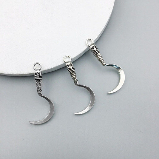Moonlit Crescent Sickle Alloy Pendant Charm Jewelry, Crafts & Cosplay NWT
