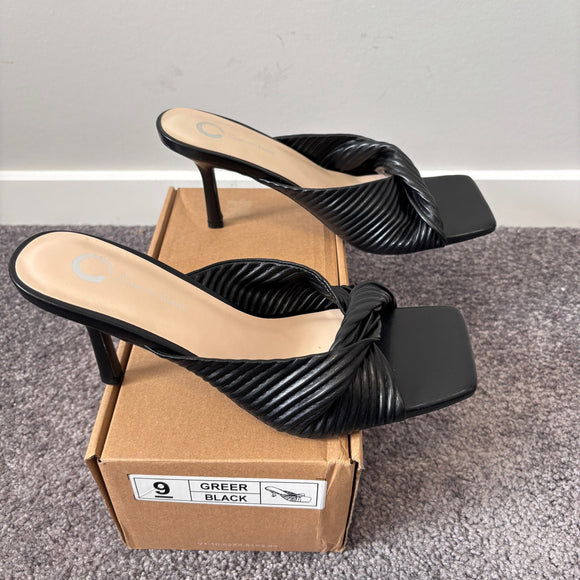 Journee Collection Women's 9 Black Greer Pleated Sandals / Heeled Shoes NIB