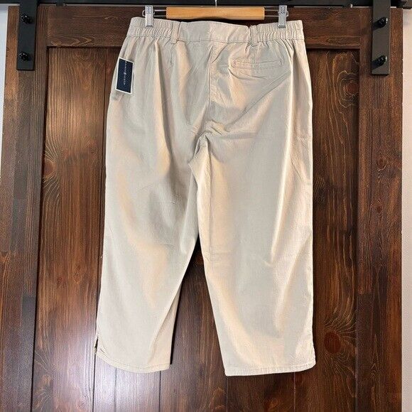 Karen Scott Women's Light Beige Comfort Waist Capri Pants NWT