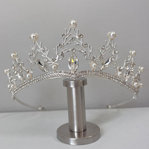 Beautiful Tiara / Crown with Rhinestones & Faux Pearls NWT