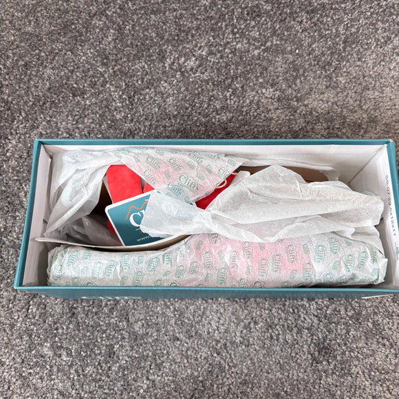 Cliffs by White Mountain Women's 7 Red and Tan Suede Slide Sandal NWT