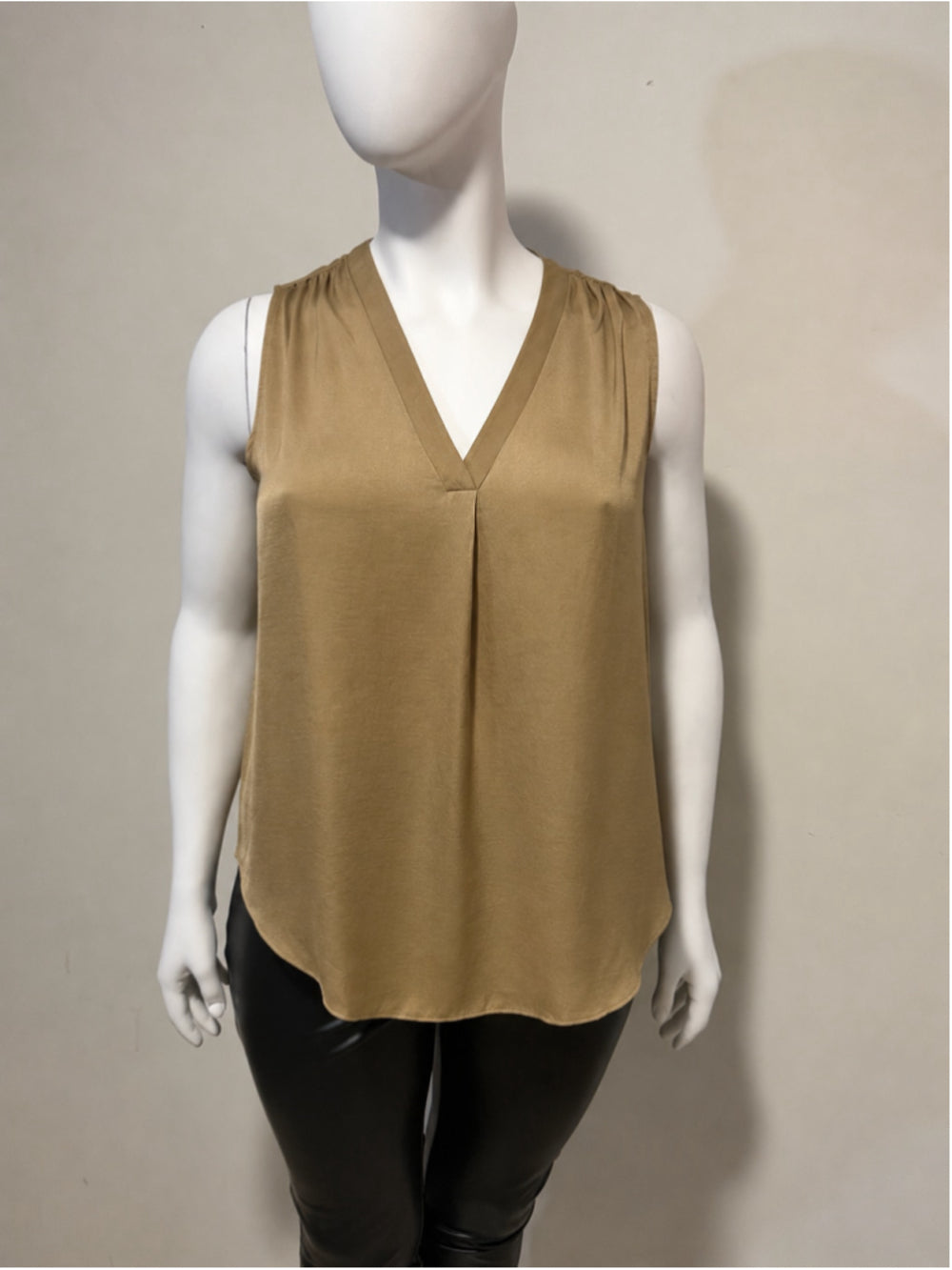 Alfani Plus Size 1X Beige Satin Sleeveless V-Neck Blouse / Tunic NWT
