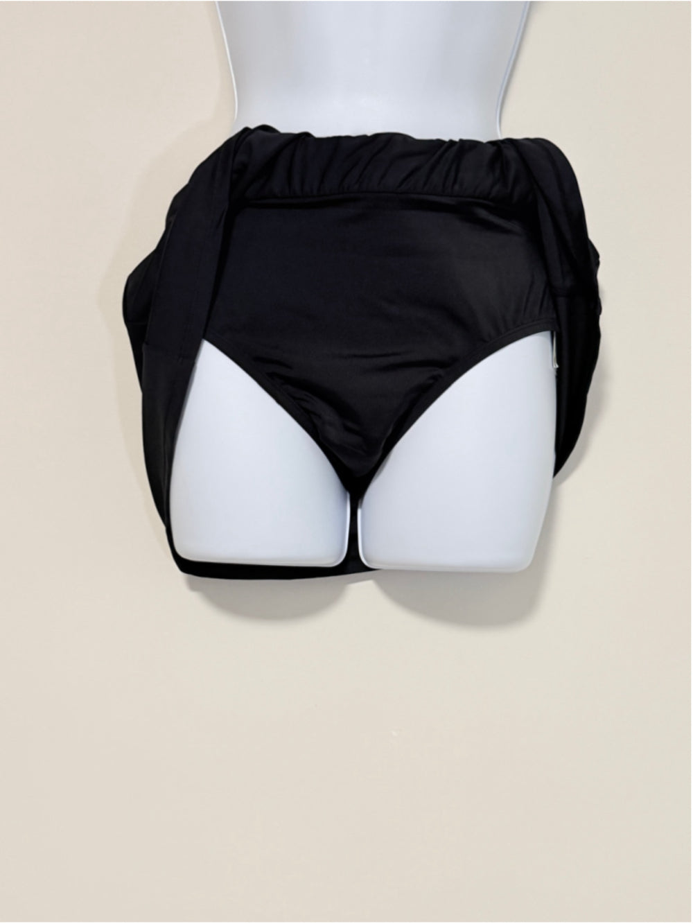 Swim Solutions Women's Size 10 Black Swim Skirt / Skort NWT
