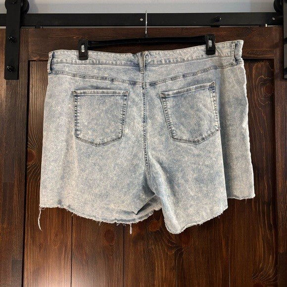 Jessica Simpson Plus Size Forever Denim Light Wash Shorts NWT
