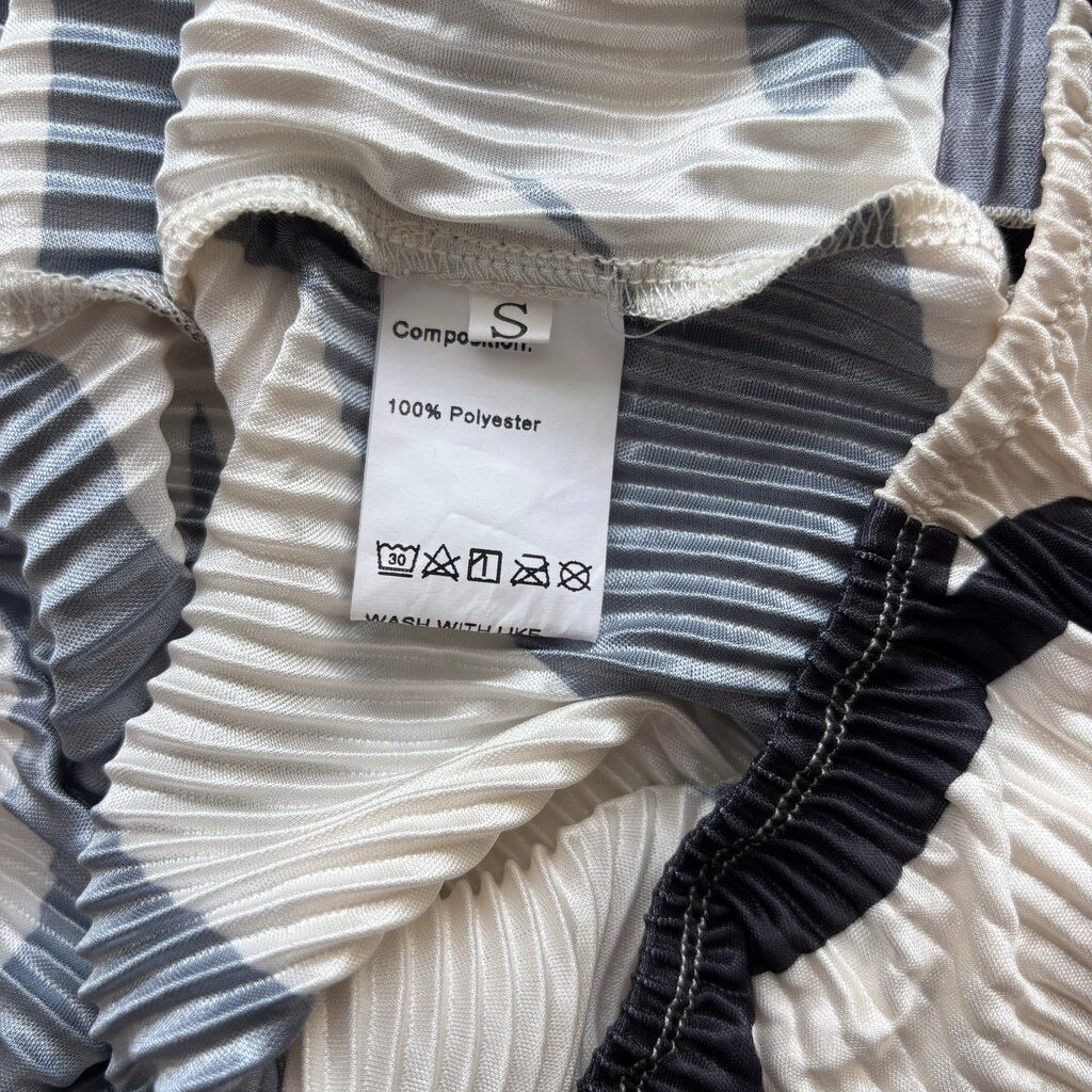 SHEIN Women’s Size Small Black & Cream Abstract Print Pleated Mini Skirt NIB