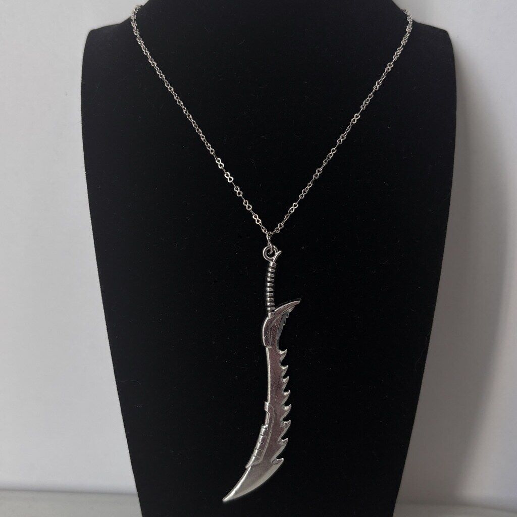 Barbarian Warblade Alloy Pendant Charm for Jewelry & Warrior Theme Cosplay NWT