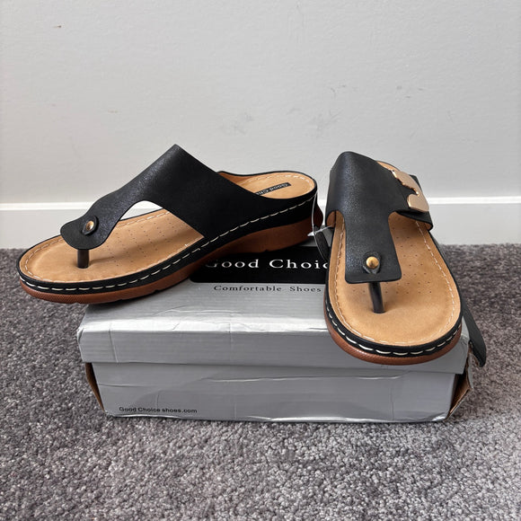 GC Shoes Women's 8.5 Black and Gold Thong / Flip-Flop Flat Sandals NIB