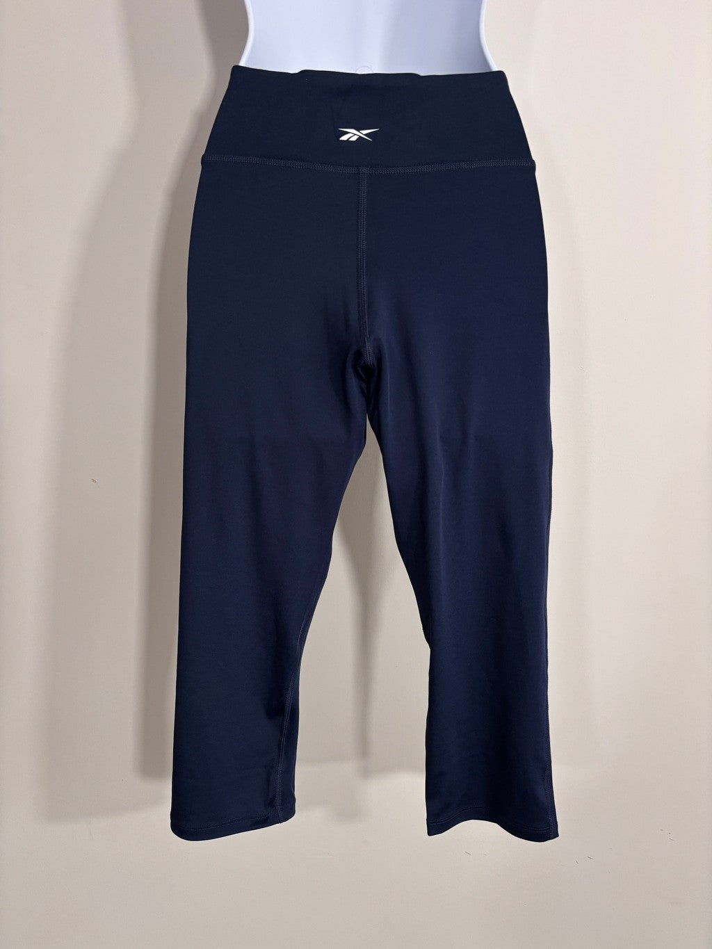 Reebok Women's Medium Workout Ready Vector Navy Capri Leggings NWT