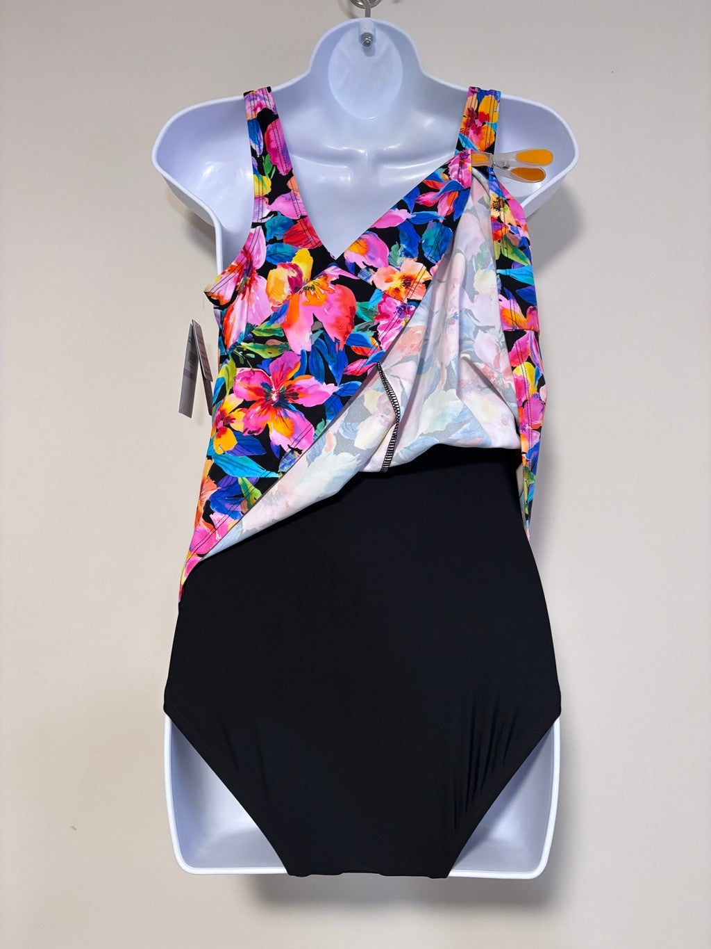 Island Escape Size 6 Multicolor Magnolia Underwire Twist Front Swim Dress NWT