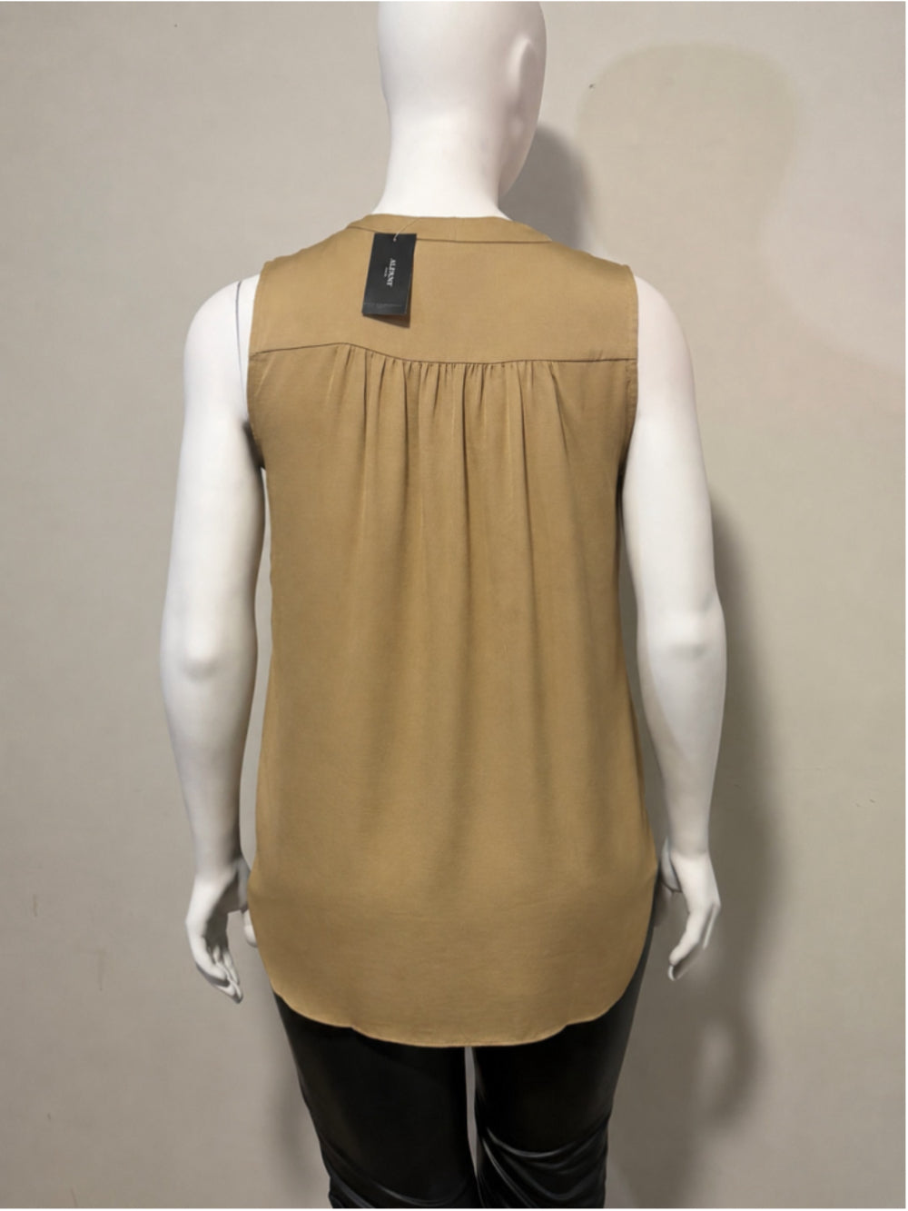Alfani Plus Size 1X Beige Satin Sleeveless V-Neck Blouse / Tunic NWT