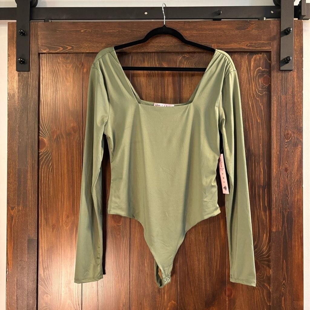 CRAVE FAME Juniors' XL Sleeveless Double Layer Crewneck Green Bodysuit NWT