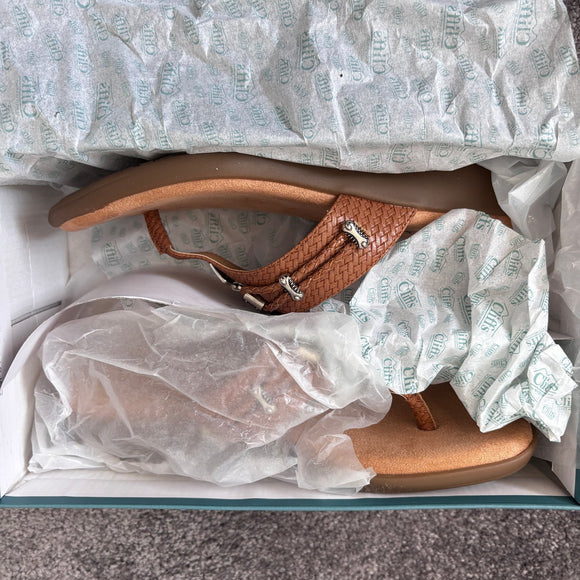 Cliffs by White Mountain Women's Size 8.5 Brown Bailee Embellished Sandals NIB