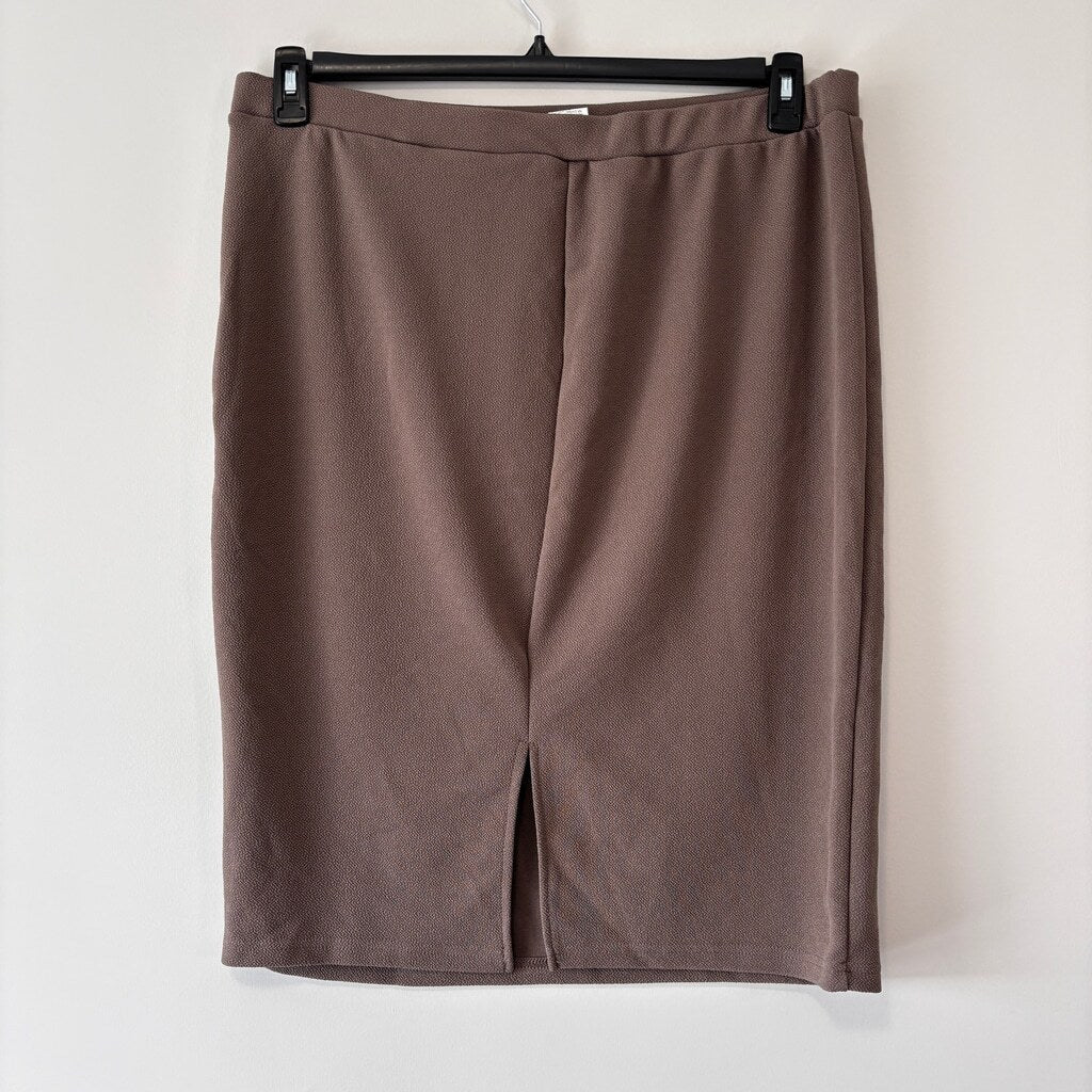 SHEIN Women’s 3XL Brown Pencil Skirt Knee-Length Straight Fit Back Slit NIB