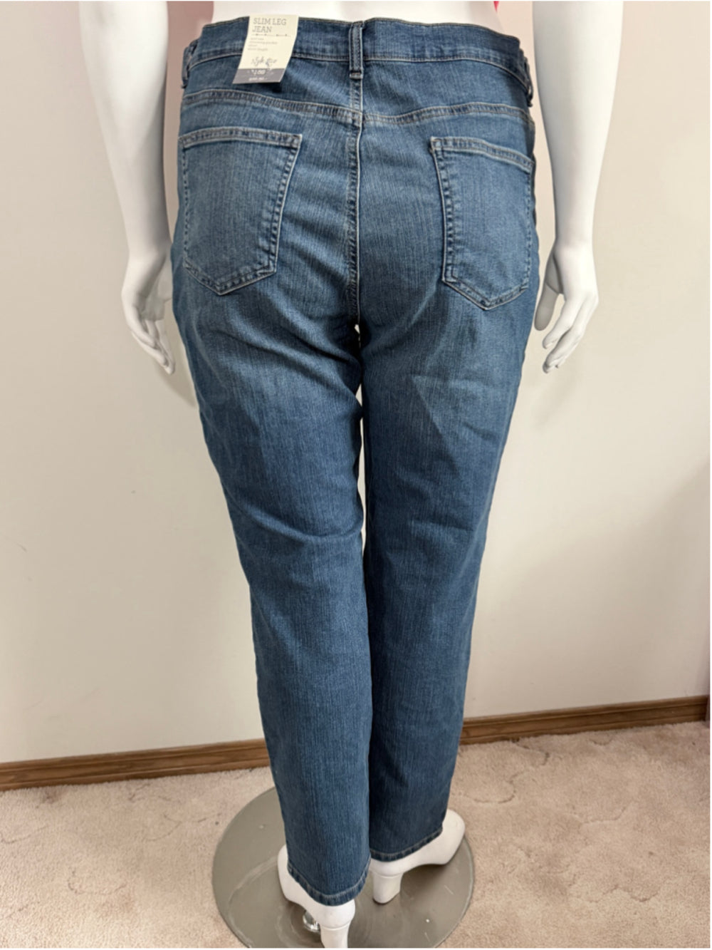 Style & Co. Women's 18S Mid Rise Slim Leg Medium Wash Denim Jeans NWT