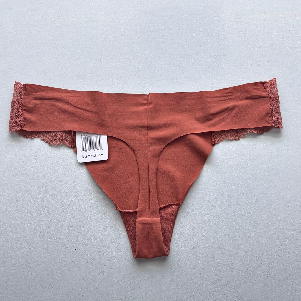 B.tempt'd Women's Size Medium Set of 3 Lace-Waistband Thong Underwear NWT