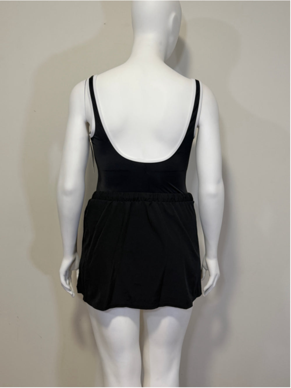 Swim Solutions Women's 14 Black Skirted Runaround One-Piece Swim Dress NWT