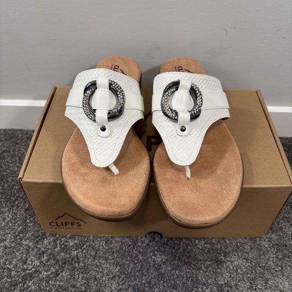 Cliffs by White Mountain Women's 7 & 8 White Benedict Comfort Sandals NWT