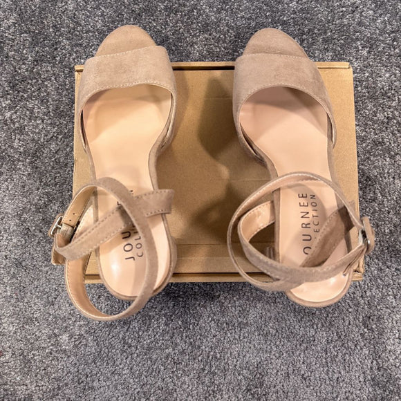 Journee Collection Women's 8 Beige Nairri Platform Block Heel Dress Shoes NIB
