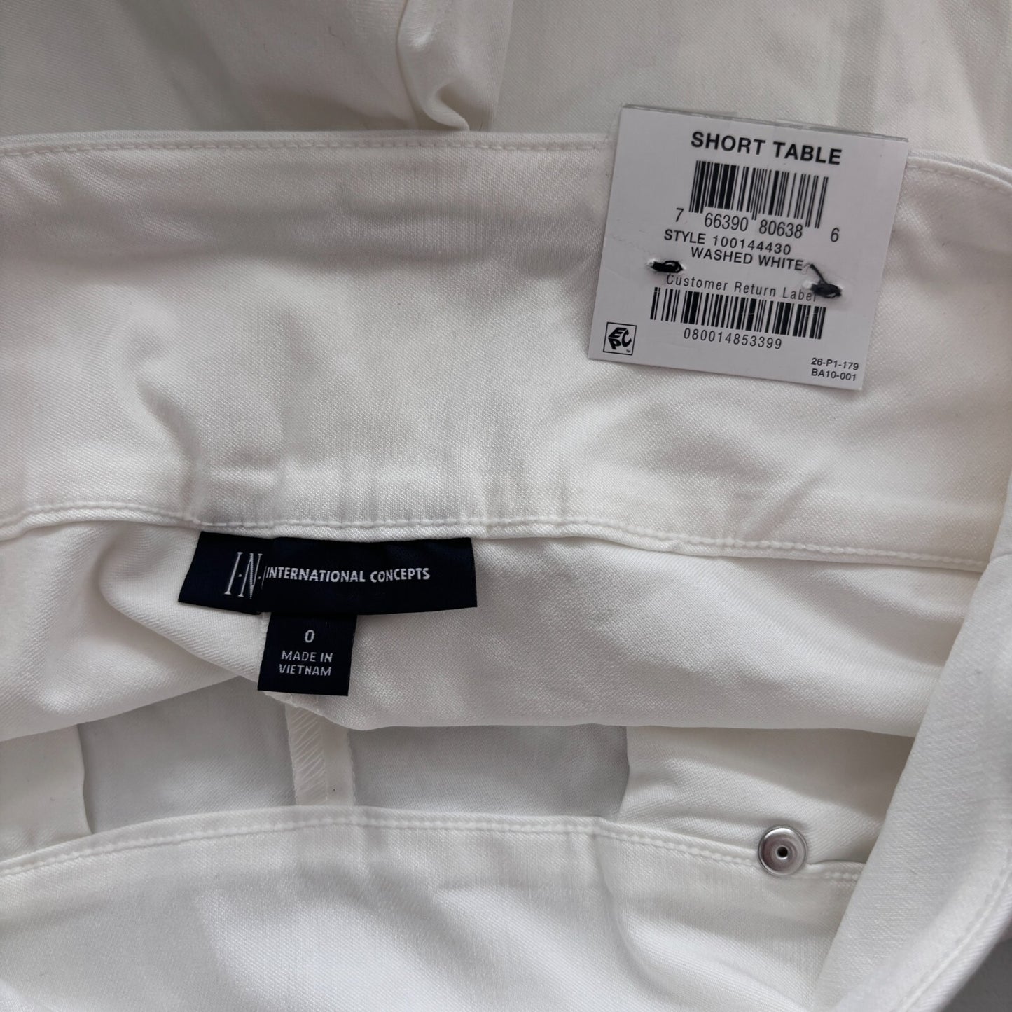 I.N.C. International Concepts Women's Curvy White Mid Rise Pull-On Shorts NWT