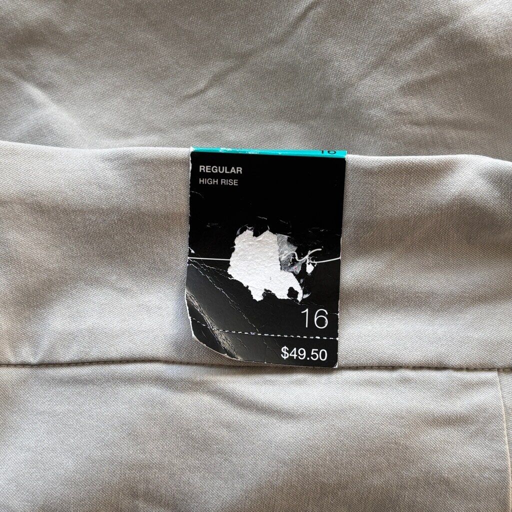 INC International Concepts Women's 16 Tan Mid-Rise Pull-On Shorts NWT