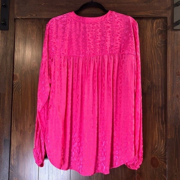 On 34th Plus Size Button Front Pink Jacquard Long Sleeved Shirt NWT