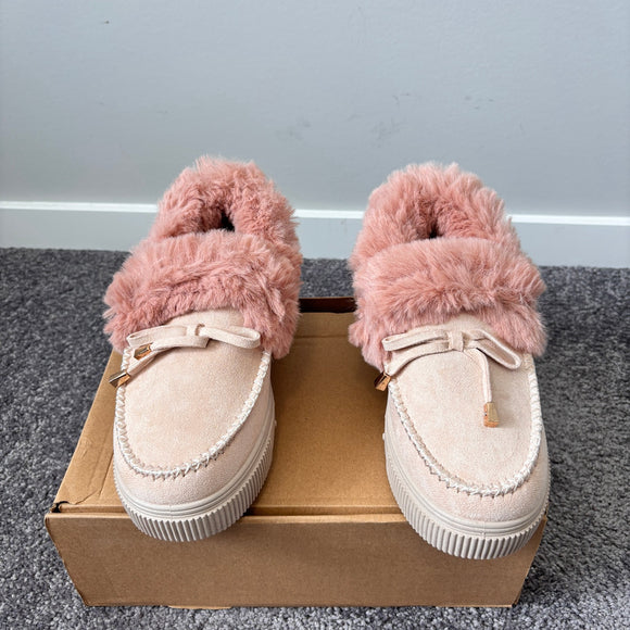 Journee Collection Women's 8 Pink Khaki Faux Fur Moccasins Slippers NIB