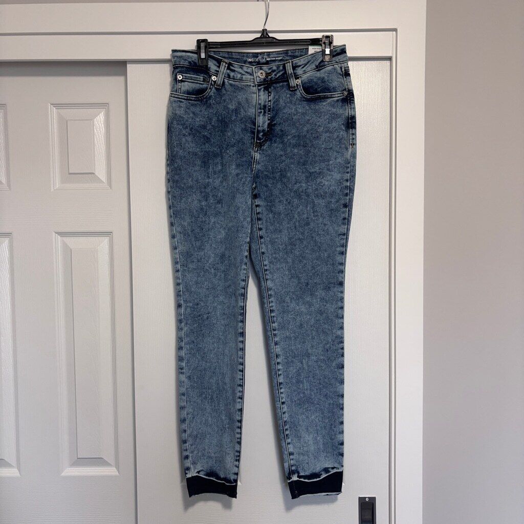 I.N.C. International Concepts Size 8 Curvy High-Rise Acid-Wash Skinny Jeans NWT