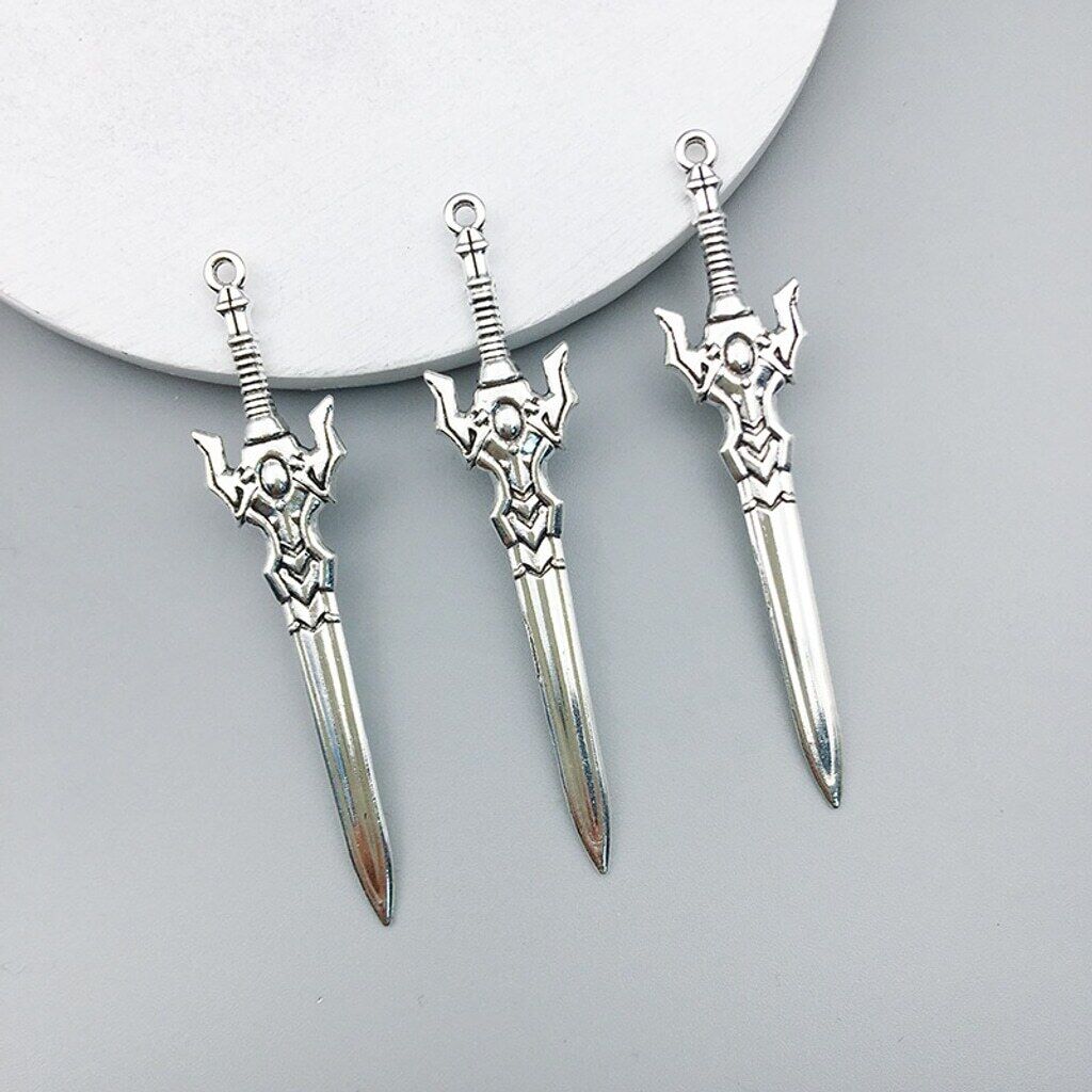 Warlord’s Greatsword Alloy Pendant Charm for Jewelry, Crafts & Cosplay NWT